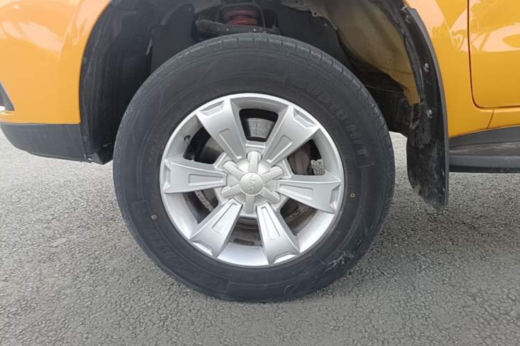 Used JAC Group T6 2022 2.0T Diesel Two-Wheel Drive Engineering Version with Long Wheelbase Exterior 4