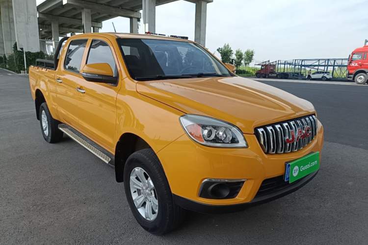 Used JAC Group T6 2022 2.0T Diesel Two-Wheel Drive Engineering Version with Long Wheelbase Front Right 45 Deg