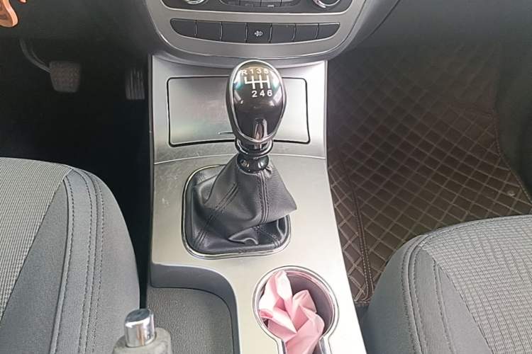 Used JAC Group T6 2022 2.0T Diesel Two-Wheel Drive Engineering Version with Long Wheelbase Gear Lever