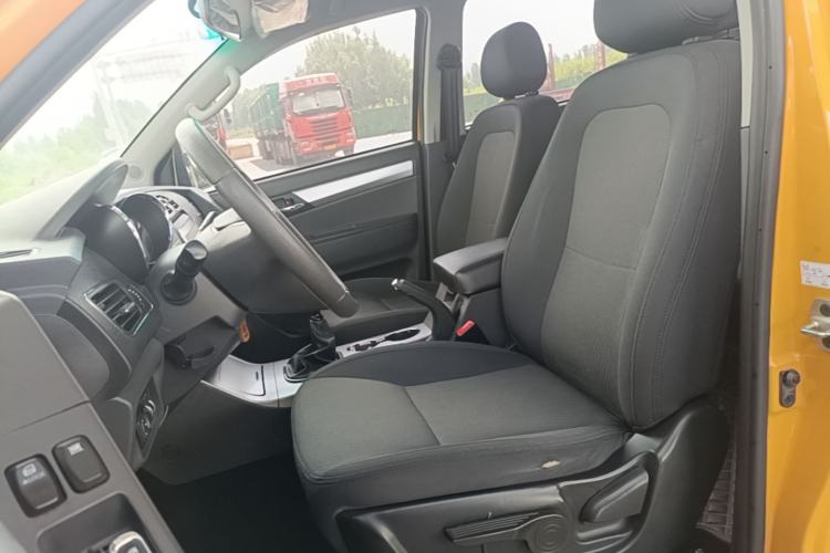 Used JAC Group T6 2022 2.0T Diesel Two-Wheel Drive Engineering Version with Long Wheelbase Left Front Seat