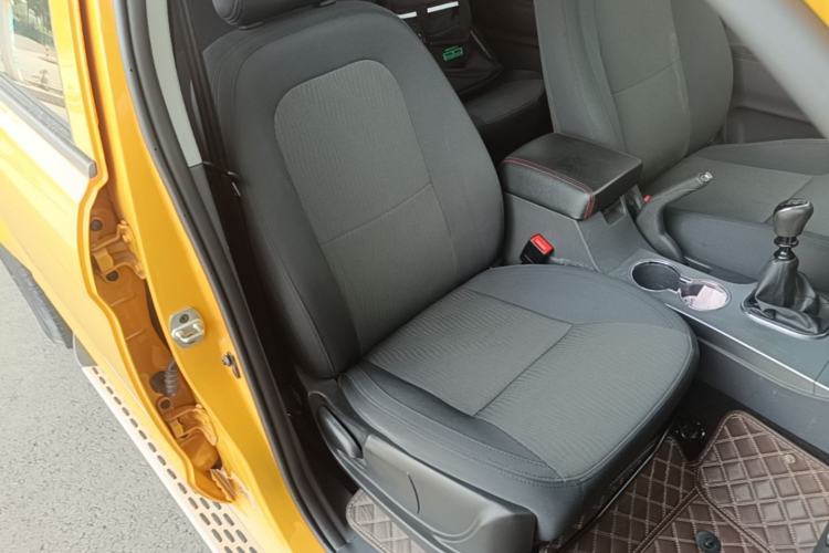 Used JAC Group T6 2022 2.0T Diesel Two-Wheel Drive Engineering Version with Long Wheelbase Right Front Seat