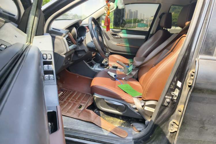 Used JAC Group T8 2018 2.0T Diesel Two-Wheel Drive Prestige Version Big Double HFC4DB2-1D1 Driver Seat