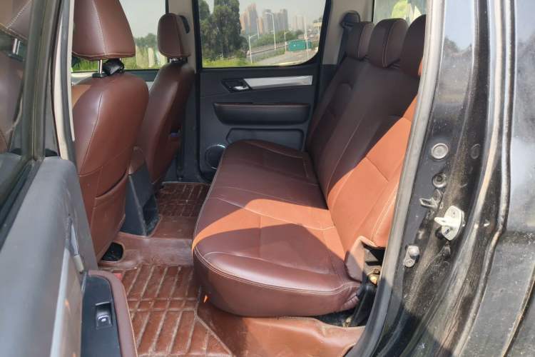 Used JAC Group T8 2018 2.0T Diesel Two-Wheel Drive Prestige Version Big Double HFC4DB2-1D1 Left Rear Seat