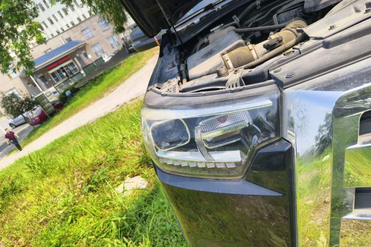 Used JAC Group T8 2018 2.0T Diesel Two-Wheel Drive Prestige Version Big Double HFC4DB2-1D1 Right Front Headlight