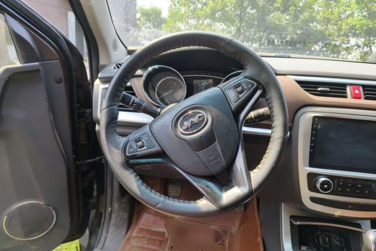 Used JAC Group T8 2018 2.0T Diesel Two-Wheel Drive Prestige Version Big Double HFC4DB2-1D1 Steering Wheel