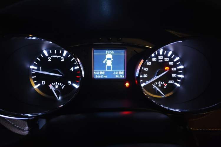Used JAC Group T8 2018 2.0T Diesel Two-Wheel Drive Prestige Version Big Double HFC4DB2-1D1 Instrument Cluster