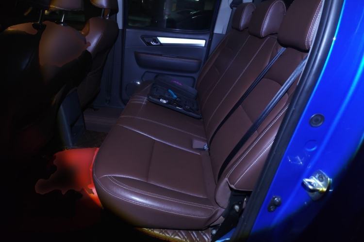 Used JAC Group T8 2018 2.0T Diesel Two-Wheel Drive Prestige Version Big Double HFC4DB2-1D1 Left Rear Seat
