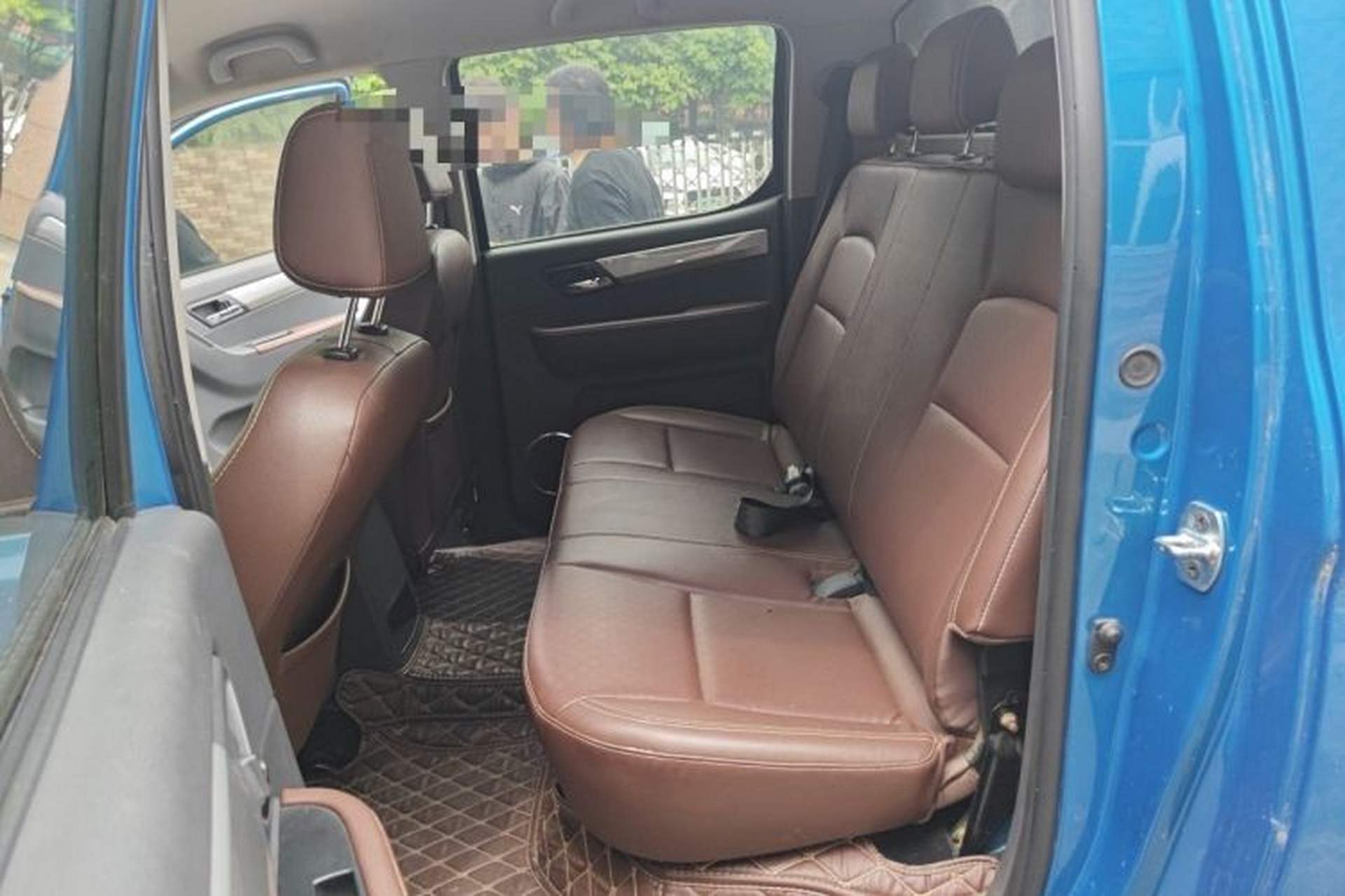 Used JAC Group T8 2018 2.0T Diesel 4x4 Prestige Version Big Double Cabin HFC4DB2-1D1 Left Rear Seat