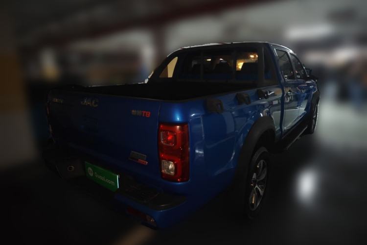 Used JAC Group T8 2018 2.0T Diesel Two-Wheel Drive Prestige Version Big Double HFC4DB2-1D1 Rear Right 45 Deg
