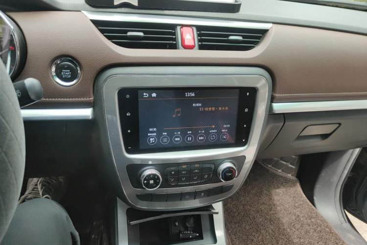 Used JAC Group T8 2018 2.0T Diesel Two-Wheel Drive Prestige Version Big Double HFC4DB2-1D1 Audio And AC Panel