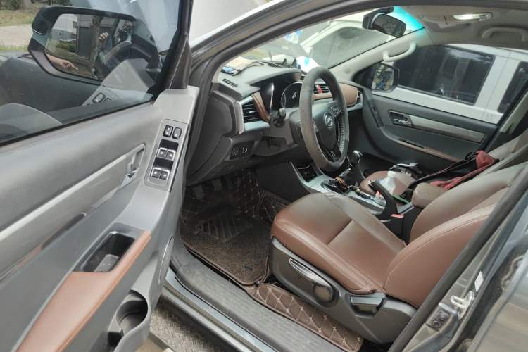 Used JAC Group T8 2018 2.0T Diesel Two-Wheel Drive Prestige Version Big Double HFC4DB2-1D1 Driver Seat
