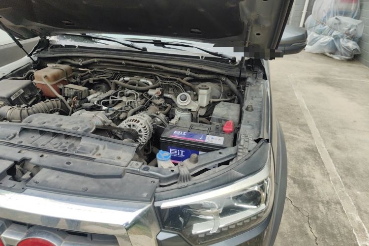 Used JAC Group T8 2018 2.0T Diesel Two-Wheel Drive Prestige Version Big Double HFC4DB2-1D1 Engine Bay Left