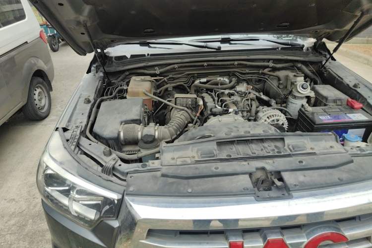 Used JAC Group T8 2018 2.0T Diesel Two-Wheel Drive Prestige Version Big Double HFC4DB2-1D1 Engine Bay Right
