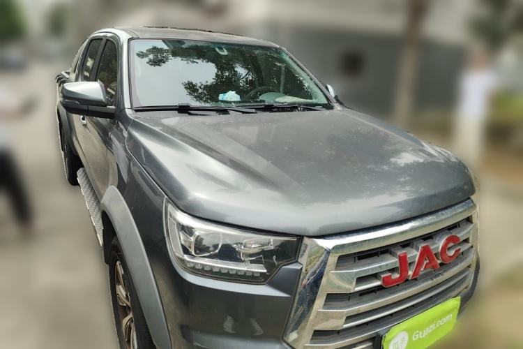 Used JAC Group T8 2018 2.0T Diesel Two-Wheel Drive Prestige Version Big Double HFC4DB2-1D1 Front Right 45 Deg