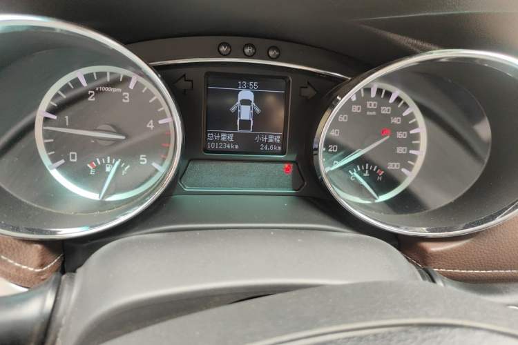 Used JAC Group T8 2018 2.0T Diesel Two-Wheel Drive Prestige Version Big Double HFC4DB2-1D1 Odometer Close Up