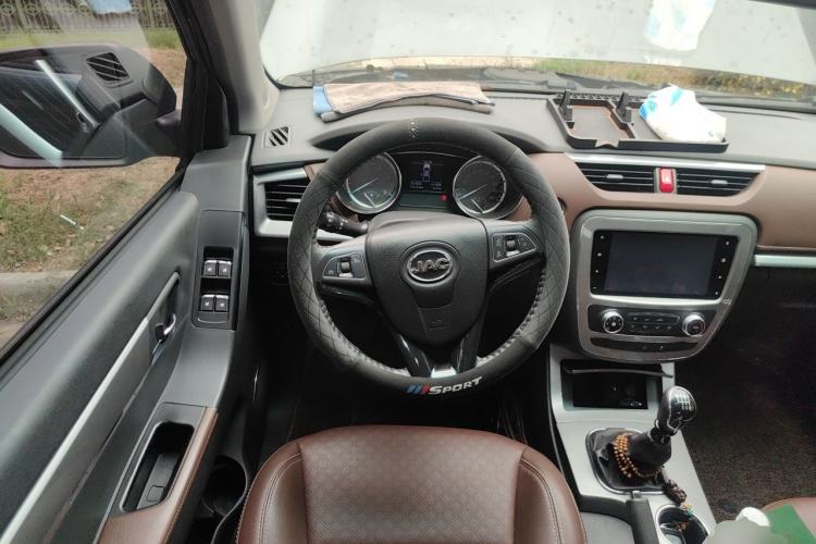 Used JAC Group T8 2018 2.0T Diesel Two-Wheel Drive Prestige Version Big Double HFC4DB2-1D1 Steering Wheel