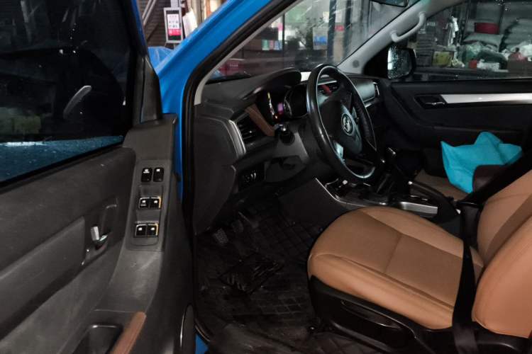 Used JAC Group T8 2019 2.0T Explorer Edition Two-Wheel Drive Prestige Version Big Double HFC4DB2-1D1 Driver Seat