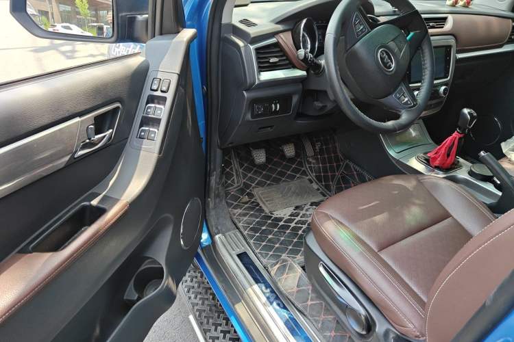 Used JAC Group T8 2019 2.0T Gasoline 4x4 Prestige Version Standard Double Cabin HFC4GA3-4D Driver Seat