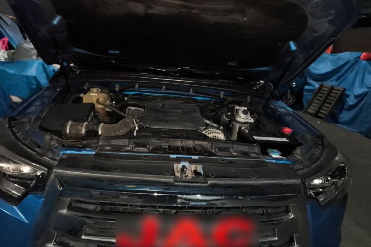 Used JAC Group T8 2019 2.0T Explorer Edition Two-Wheel Drive Prestige Version Big Double HFC4DB2-1D1 Engine Bay