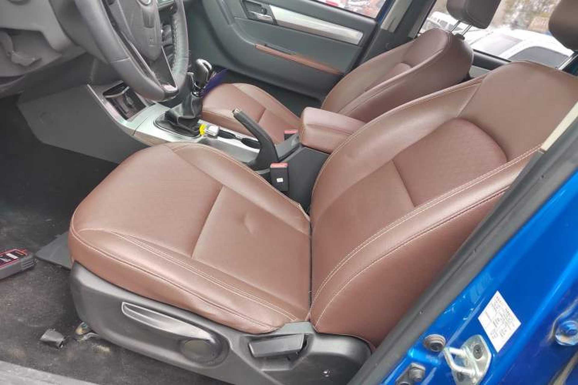 Used JAC Group T8 2019 2.0T Explorer Edition Two-Wheel Drive Prestige Trim with Standard Double Cabin HFC4DB2-1D Left Front Seat