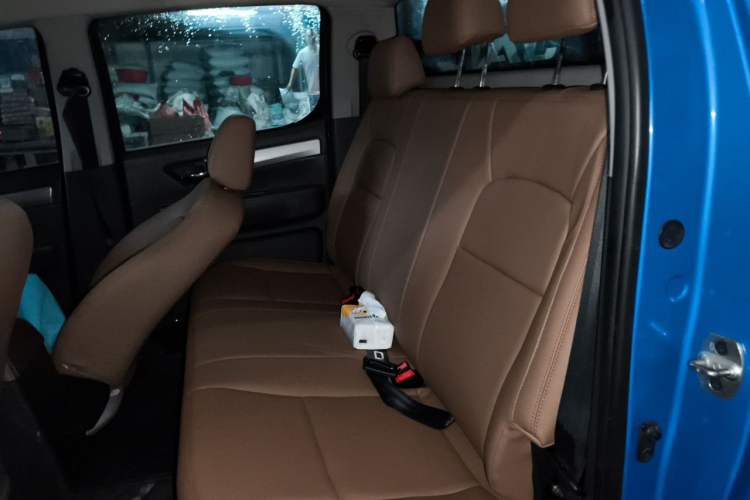 Used JAC Group T8 2019 2.0T Explorer Edition Two-Wheel Drive Prestige Version Big Double HFC4DB2-1D1 Left Rear Seat