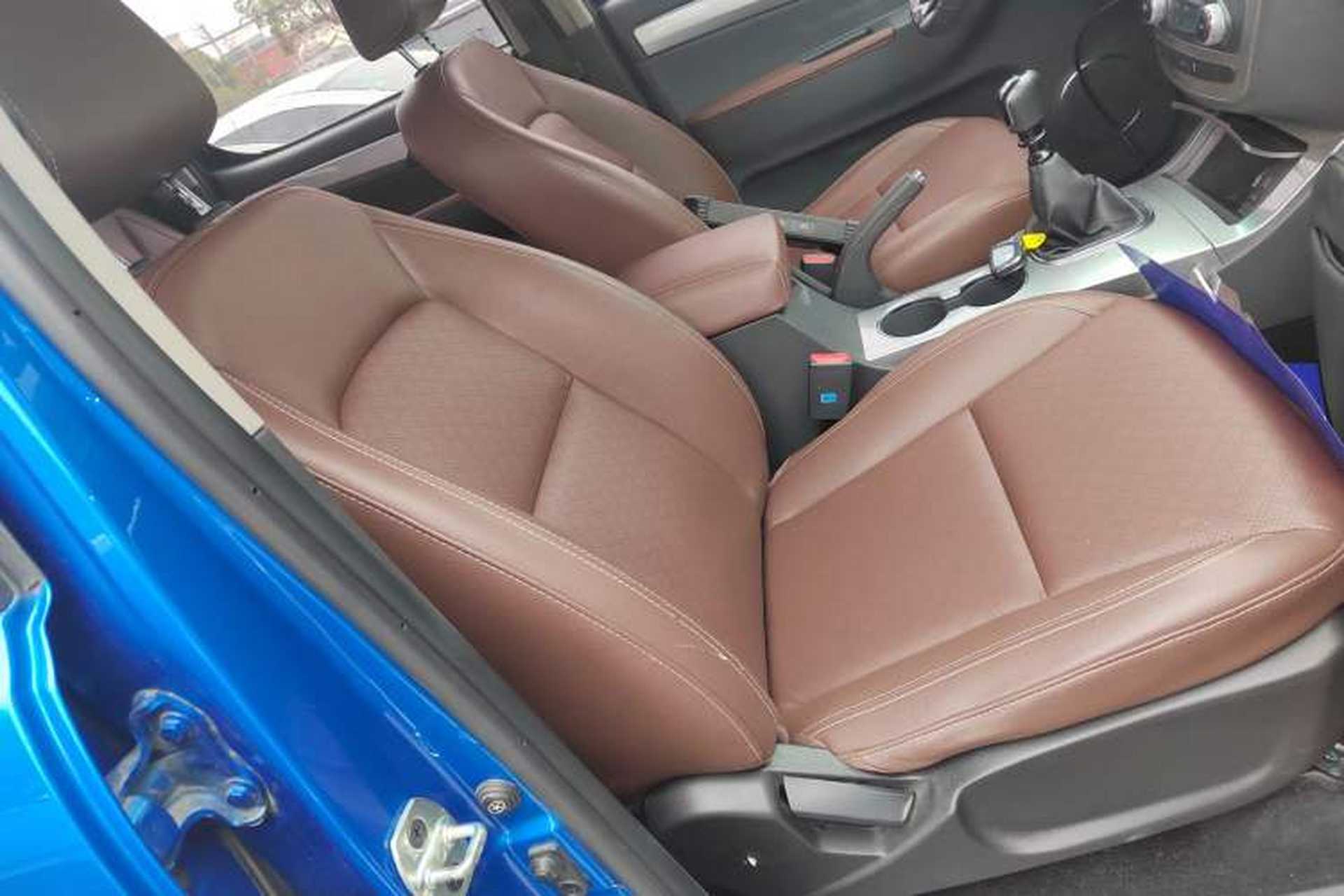 Used JAC Group T8 2019 2.0T Explorer Edition Two-Wheel Drive Prestige Trim with Standard Double Cabin HFC4DB2-1D Right Front Seat