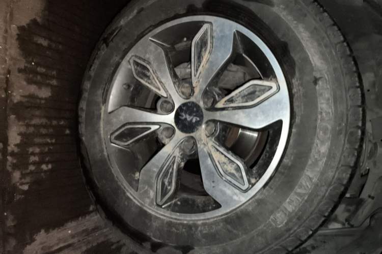 Used JAC Group T8 2019 2.0T Explorer Edition Two-Wheel Drive Prestige Version Big Double HFC4DB2-1D1 Right Front Wheel Hub
