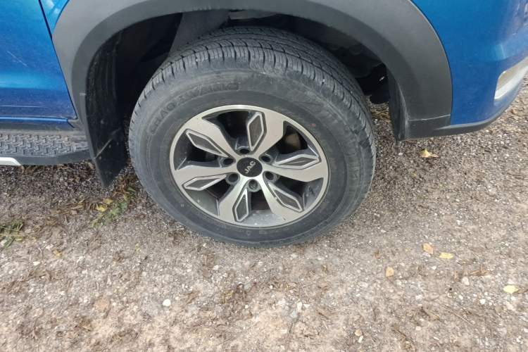 Used JAC Group T8  Right Front Wheel Hub