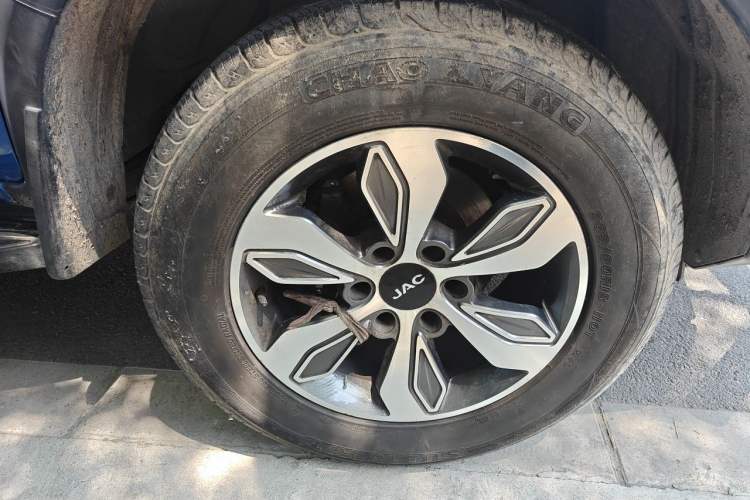 Used JAC Group T8 2019 2.0T Gasoline 4x4 Prestige Version Standard Double Cabin HFC4GA3-4D Right Front Wheel Hub