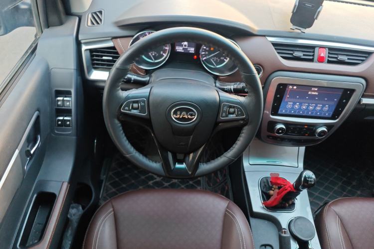 Used JAC Group T8 2019 2.0T Gasoline 4x4 Prestige Version Standard Double Cabin HFC4GA3-4D Steering Wheel