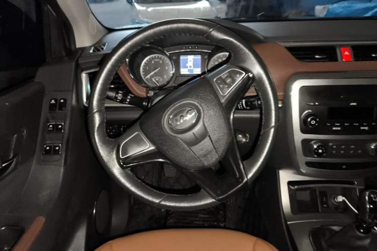 Used JAC Group T8 2019 2.0T Explorer Edition Two-Wheel Drive Prestige Version Big Double HFC4DB2-1D1 Steering Wheel