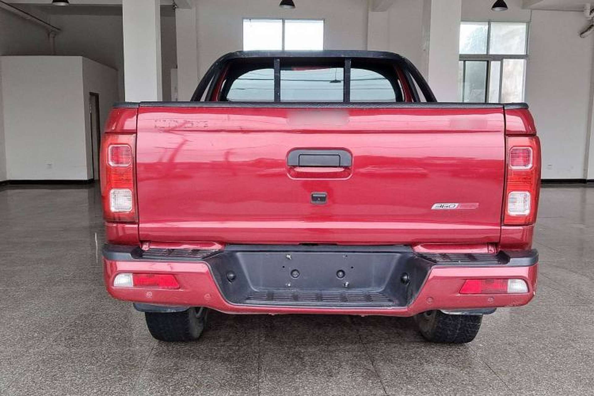 Used JAC Group T8 2020 2.0T Diesel Two-Wheel-Drive Prestige Version with Large Double Cabin HFC4DB2-2E Exterior 4