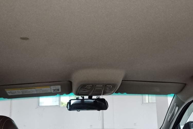 Used JAC Group T8 2020 2.0T Diesel Two-Wheel-Drive Prestige Version with Large Double Cabin HFC4DB2-2E Interior 8