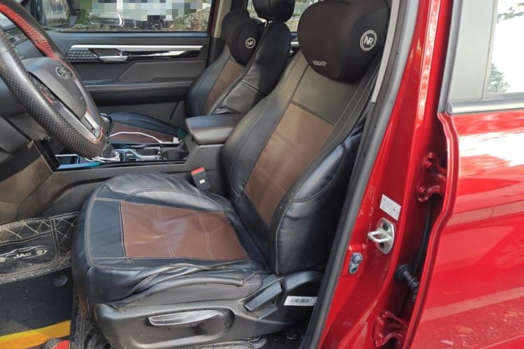 Used JAC Group T8 2020 2.0T Diesel Two-Wheel-Drive Luxury Version with Large Double Cabin – HFC4DB2-2E Left Front Seat
