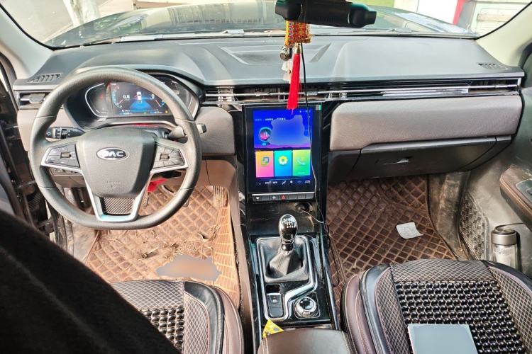 Used JAC Group T8 2021 2.0T PRO Diesel 4x4 SharpDrive Version Big Double HFC4DB2-2E Center Console