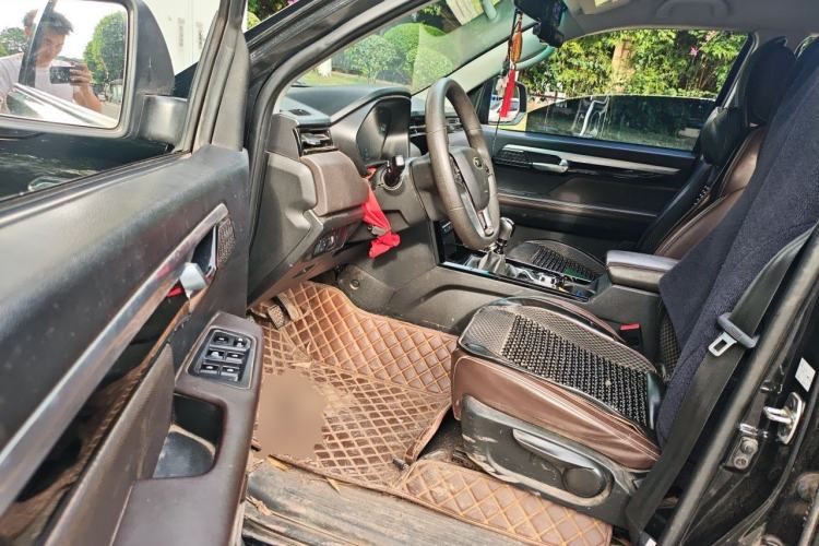 Used JAC Group T8 2021 2.0T PRO Diesel 4x4 SharpDrive Version Big Double HFC4DB2-2E Driver Seat