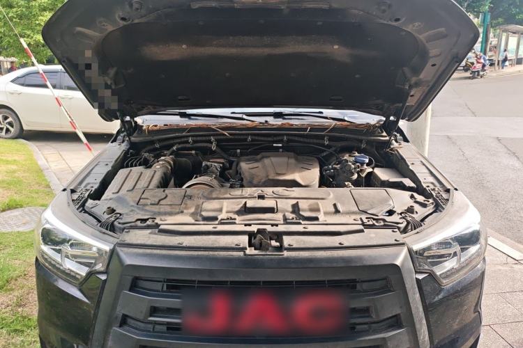 Used JAC Group T8 2021 2.0T PRO Diesel 4x4 SharpDrive Version Big Double HFC4DB2-2E Engine Bay