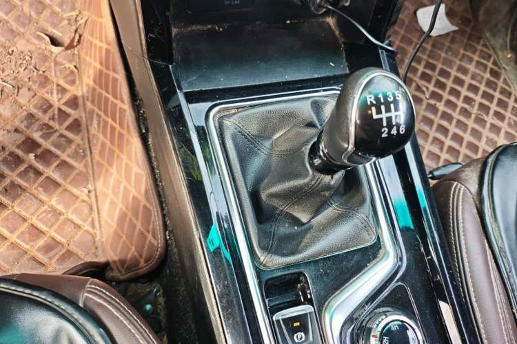 Used JAC Group T8 2021 2.0T PRO Diesel 4x4 SharpDrive Version Big Double HFC4DB2-2E Gear Lever