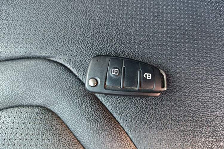 Used JAC Group T8 2021 2.4T PRO Gasoline Two-Wheel Drive Rui Xing Edition Standard Dual 4K22D4T Interior 1