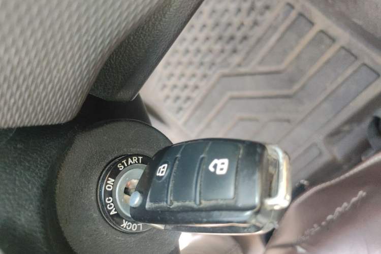 Used JAC Group T8 2021 2.0T PRO Diesel 4x4 SharpDrive Version Big Double HFC4DB2-2E Interior 1