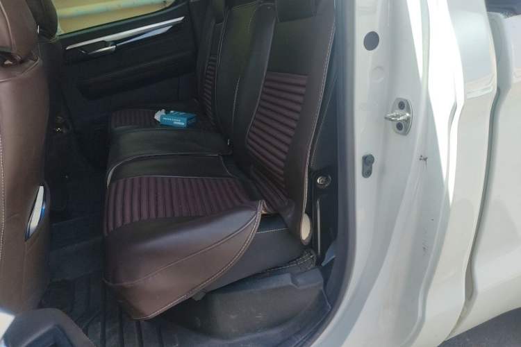Used JAC Group T8 2021 2.0T PRO Diesel 4x4 SharpDrive Version Big Double HFC4DB2-2E Interior 4