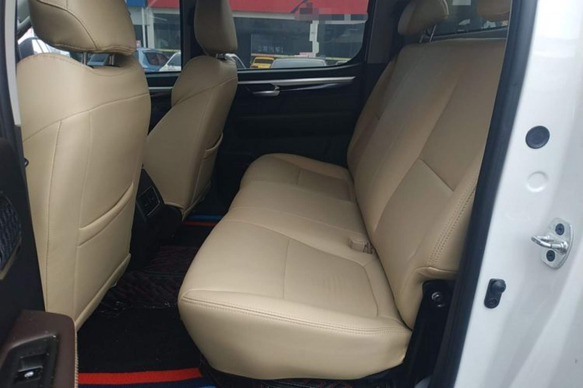 Used JAC Group T8 2021 2.0T PRO Diesel Two-Wheel Drive Sharp Edition Standard Dual HFC4DB2-2E Left Rear Seat