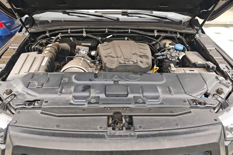 Used JAC Group T8 2022 2.0T PRO Diesel Two-Wheel Drive SharpDrive Version with Dual HFC4DB2-2E Engine Bay