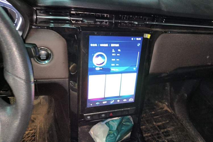 Used JAC Group T8 2022 2.0T PRO Diesel Two-Wheel Drive Sharp Edition Standard Dual HFC4DB2-2E Audio And AC Panel
