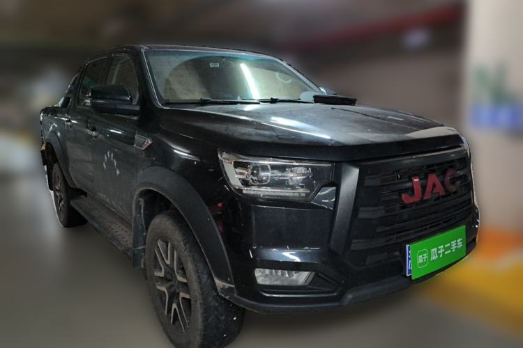 Used JAC Group T8 2022 2.0T PRO Diesel Two-Wheel Drive Sharp Edition Standard Dual HFC4DB2-2E Front Right 45 Deg