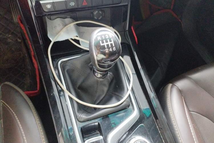 Used JAC Group T8 2022 2.0T International Version Diesel 4x4 Prestige Trim with Dual HFC4DB2-2E Gear Lever