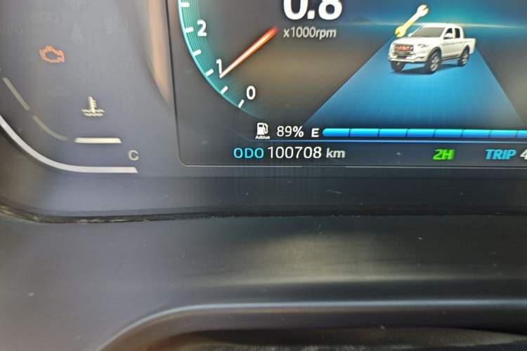 Used JAC Group T8 2022 2.0T International Version Diesel 4x4 Prestige Grade with Large Double Cabin HFC4DB2-2E Odometer Close Up