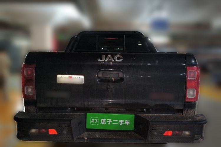 Used JAC Group T8 2022 2.0T PRO Diesel Two-Wheel Drive Sharp Edition Standard Dual HFC4DB2-2E Trunk