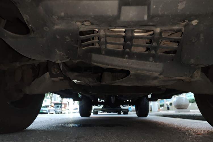 Used JAC Group T8 2022 2.0T PRO Diesel Two-Wheel-Drive Obsidian Edition with Dual HFC4DB2-2E Chassis Front