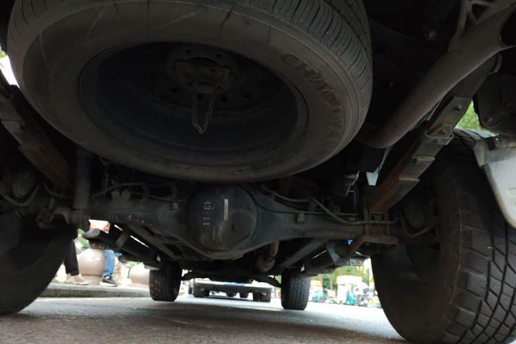 Used JAC Group T8 2022 2.0T PRO Diesel Two-Wheel-Drive Obsidian Edition with Dual HFC4DB2-2E Chassis Rear